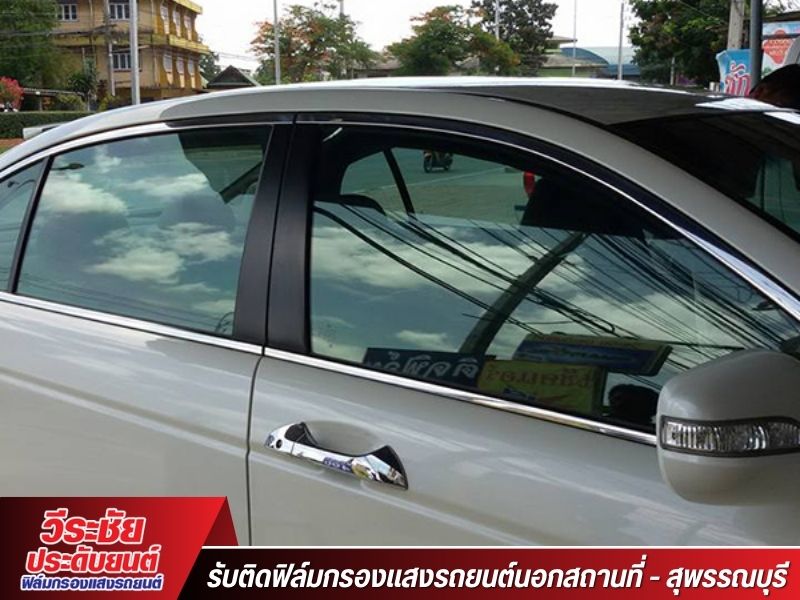 รับติดฟิล์มกันรอยรถยนต์ รับติดฟิล์มกันรอยรถยนต์